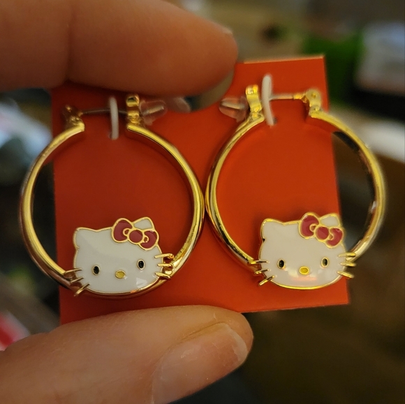 Sanrio Hello Kitty Womens Hoop Earrings Gold Flash Plated Enamel - Picture 4 of 4